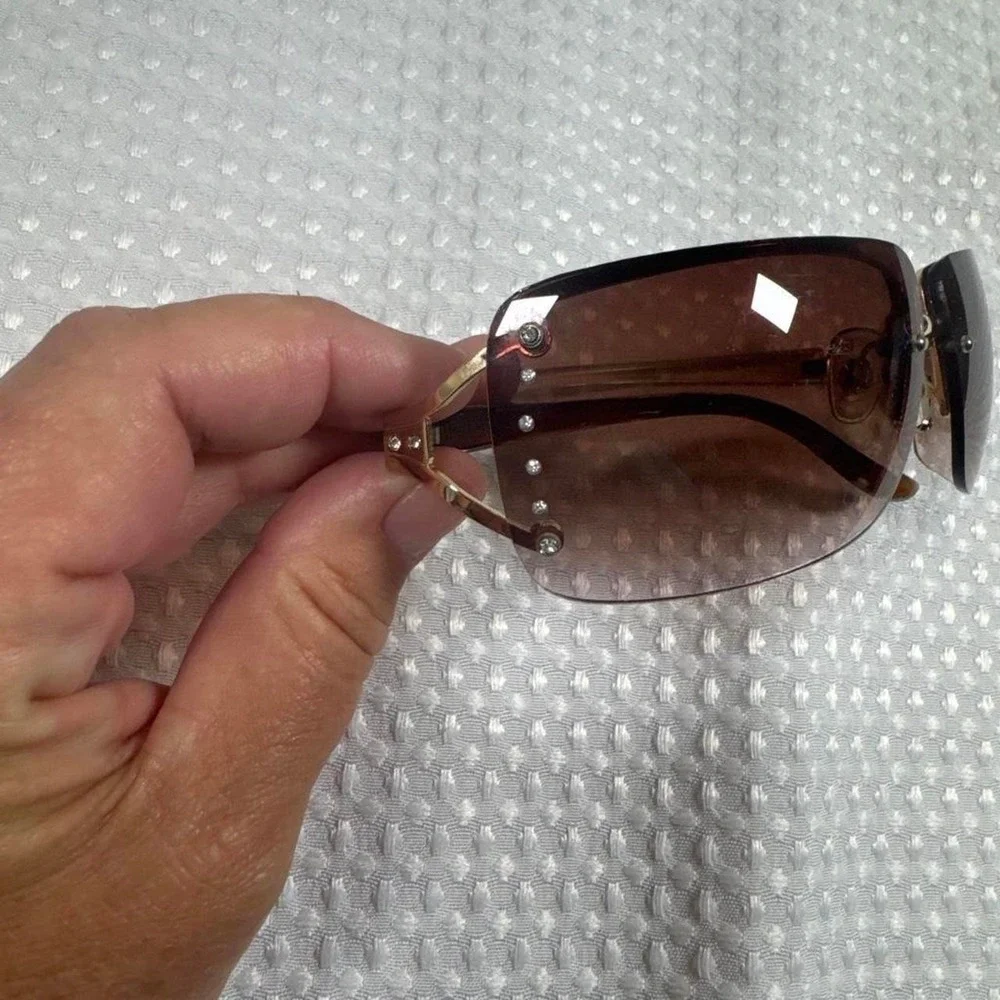 Vera style from Foster Grant sunglasses